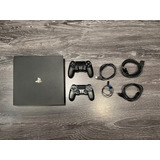 Playstation 4 Pro 2tb + 2 Controles