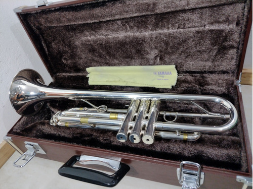 Trompete Yamaha Ytr-3320s