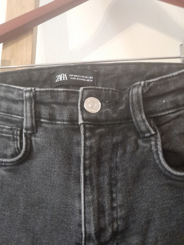 Jeans De Marca Talle 23/24 Paula. Akiabara Zara. Armani.h&m