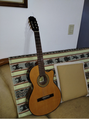 Guitarra Electrocriolla