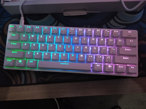 Teclado Mecânico Gk61 Switch Gateron Yellow Branco