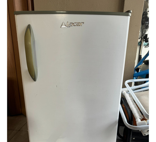 Freezer Vertical Bajo Mesada Lacar 120 Lts 150 Blanco