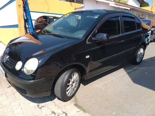 VW POLO SEDAN 1.6  8 V   2005  COMPLETO