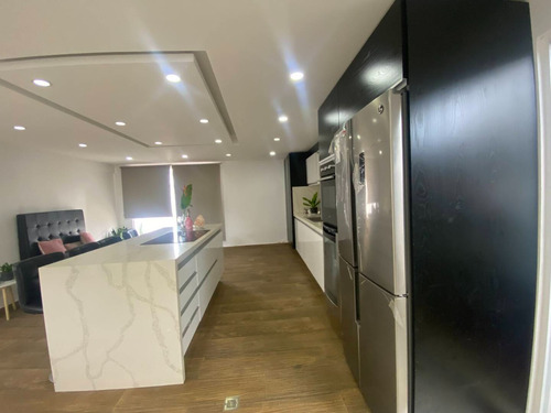 Josefina Toledo: Casa En Venta En El Trigal Sur, 324m², Bella Cocina Equipada, Pisos En Porcelanato, Calle Privada, 25065 - Imagen 3