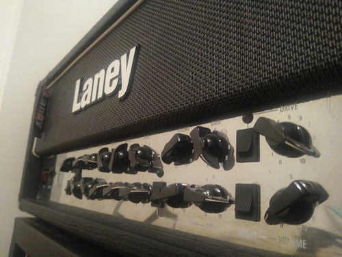 Cabezal Valvular Laney Vh100r Inglés+caja 2x12 Celestion V30