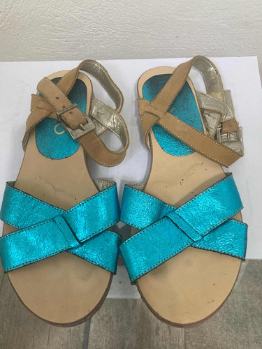 Sandalias Flat De Cuero Azul Metalizado Viamo Talle 35