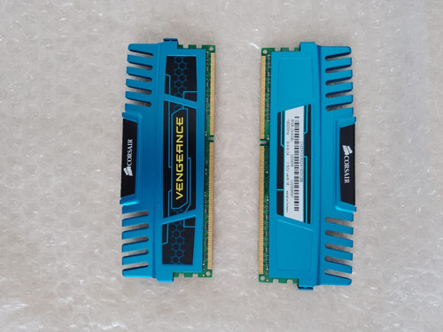 2 Memorias Corsair Vengeance 4gb Cada Una -cmz8gx3m2a1600c9b