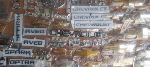 Kit Emblemas Chevrolet Aveo 1.6 16v Logo Delantero Y Trasero Foto 3