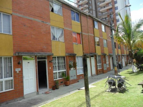 Casa En Venta En Medellín - Praderas De Guayabal