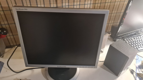 Monitor Samsung Syncmaster 740n