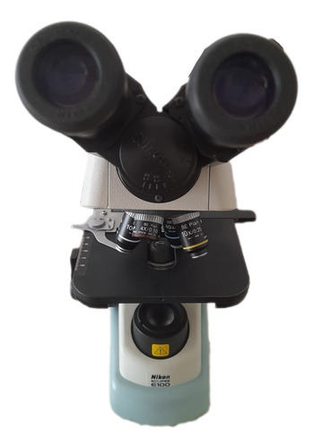 Microscopio Nikon
