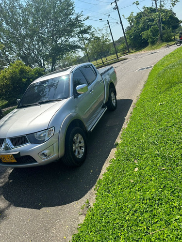 Mitsubishi L200 Sportero 2.5l High 2014