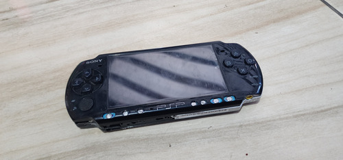 Psp Slim Só O Aparelho Sem Nada Não Liga!!! J8