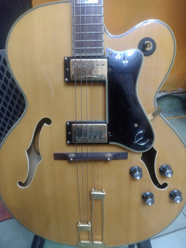 EpiPhone Archtop Broadway ( Hollow Body )