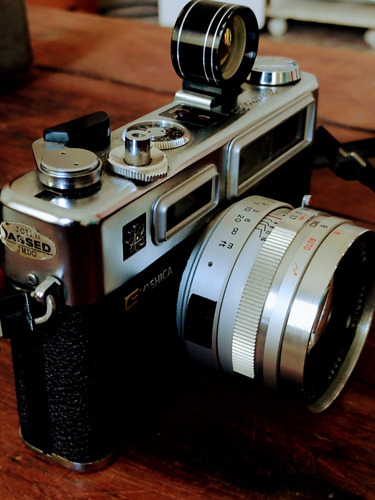 Camera Fotográfica Yashica 1970 = Olympus Nikon Cannon Leica