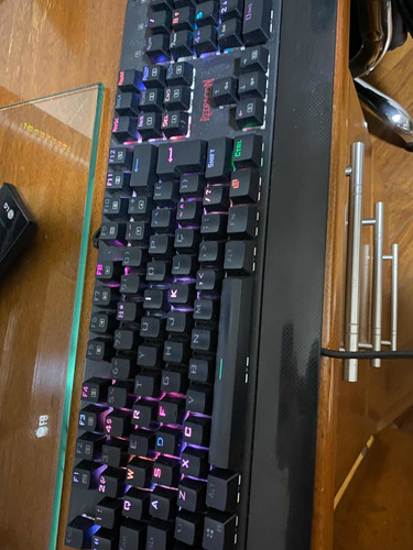 Teclado Mecânico Reddragon Kala L557rgb Brown 01 Ano De Uso