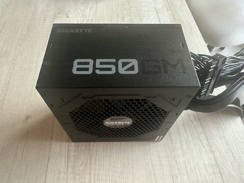 Fuente Pc Gamer Gigabyte 850w Modular 80 Plus Gold P850gm