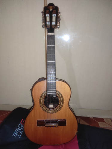 Cavaquinho Luthier Modelo Luxo Gentil