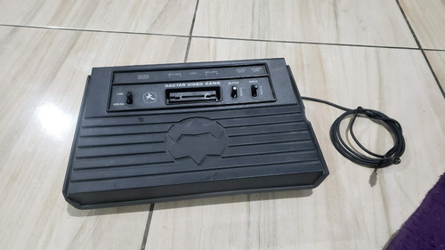 Atari Dactar Só O Console Sem Nada Com Defeito Na Imagem E Marcas Na Carcaça. P1
