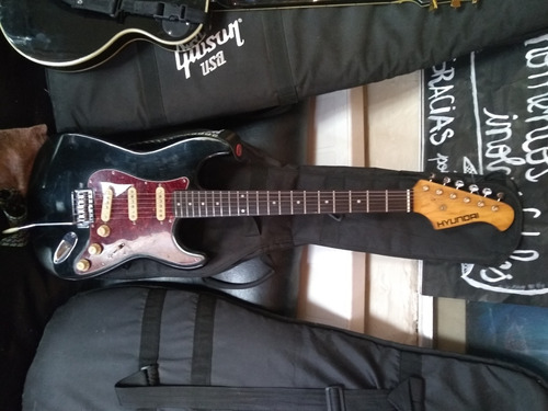 Guitarra Stratocaster Hyundai 90' Usada