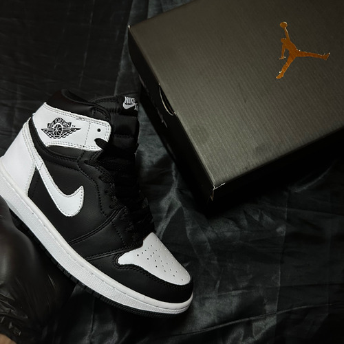 Nike Jordan 1 Black And White 26