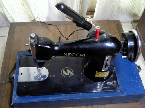 Maquina De Coser Antigua Necchi