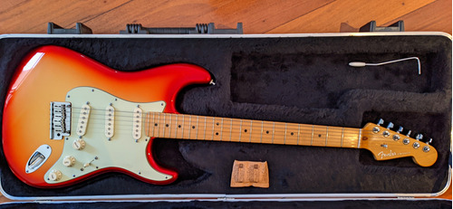 Fender Deluxe Americana Stratocaster 2010 Com Case Deluxe.