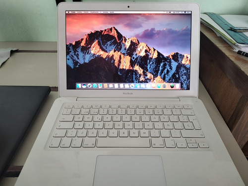 Apple Macbook 2010