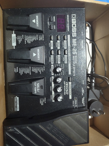 Pedalera Multiefectos Boss Me-25