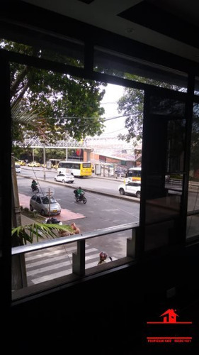 Local En Arriendo En Medellín - Laureles - Imagen 4