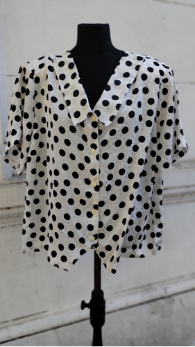 Blusa Con Lunares Blanco Y Negro