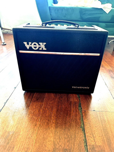 Amplificador Para Guitarra Eléctrica Vox Valvetronix Vt80+