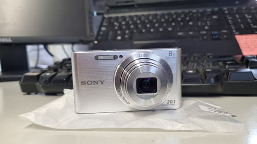  Sony Dsc-w830 Impecable Color  Gris - Nueva Sin Uso - 