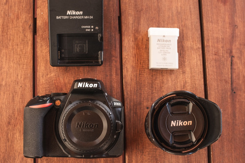 Cámara Nikon D-5600 