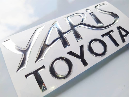 Kit De Emblemas Toyota Yaris En Alto Relieve 3d. Foto 3