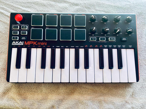 Akai Professional Mini Mk2 Controlador De Teclado | Usado