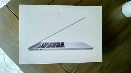 Macbook Pro 2018 I7 256gb N° De Ciclos 748