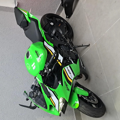 Kawasaki Ninja ZX-6R: 17 carros a partir de R$ 60,000