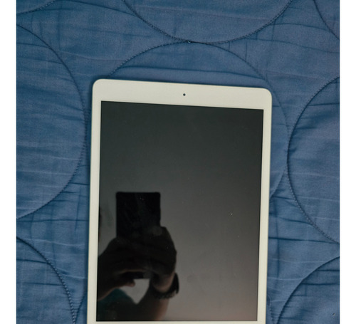 iPad 8va Gen 128 Gb + Smart Keyboard + Cargador + Carcasa