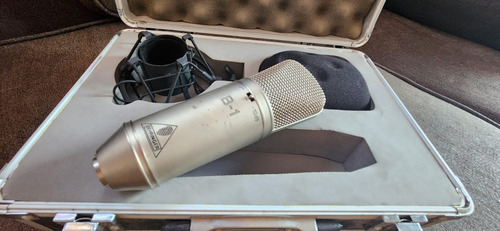 Microfone Condensador Profissional/estúdio B1 Behringer