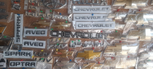 Kit Emblemas Chevrolet Aveo 16v 1.6 5piezas Foto 2