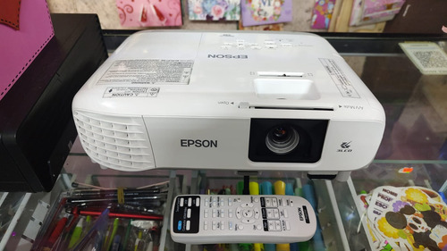 Proyector Epson Powerlite S39  Blanco 100v/240v