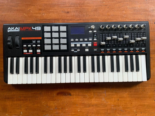 Akai Mpk49 Controlador Midi Usb 49 Teclas