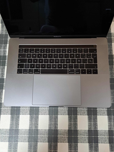 Macbook Pro Touch Bar 15, 16gb Ram , 256gb Ssd