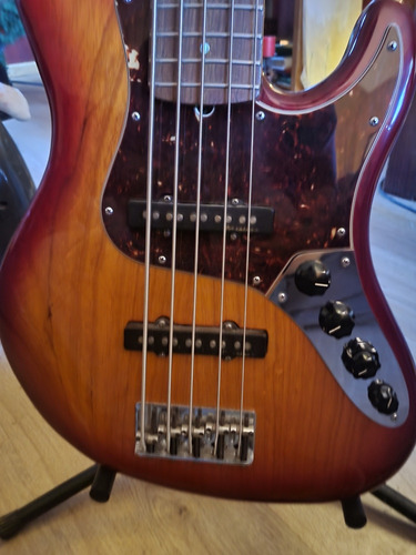 Bajo Fender Jazz Bass American Deluxe V