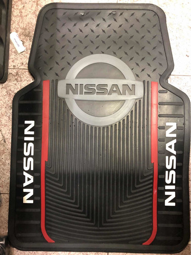 Juego De Tapetes Universales Logo Nissan 4pz Vinil Flexible