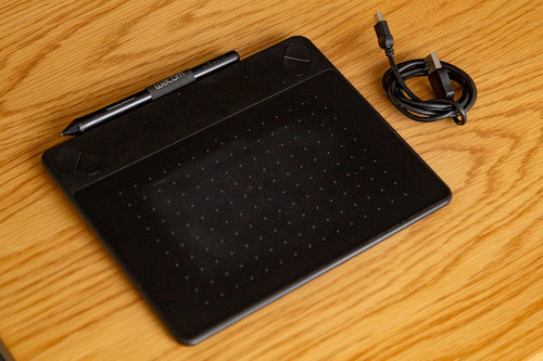 Wacom Intuos Pen & Touch Small Cth-490 Negro