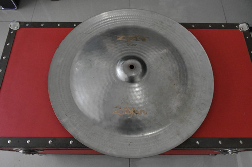 Platillo Avedis Zildjian Total China 18' Zxt Titanium