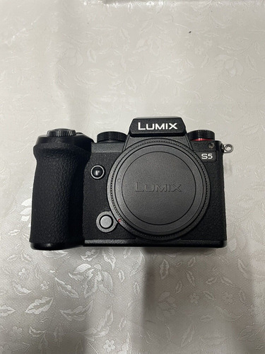 Panasonic Lumix S5 Fullframe Corpo