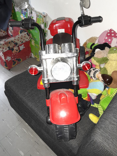 Moto A Bateria Scooter 3 Ruedas 12v. Con Luz Y Bocina 